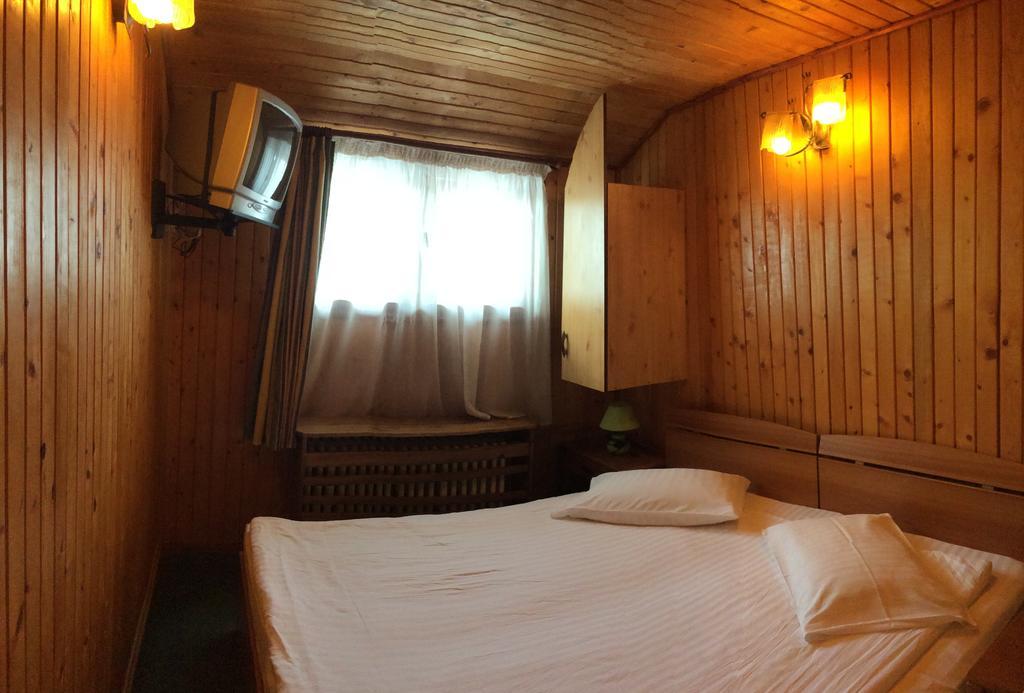 Bucegi Portile Regatului Hotel Pârâul Rece
