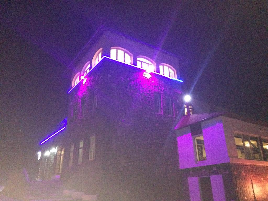 Bucegi Portile Regatului Hotel Pârâul Rece